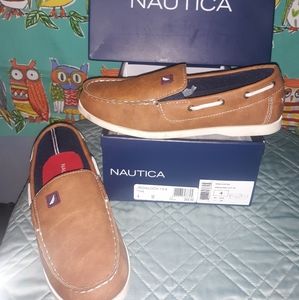 Boys size 4 nautica shoes